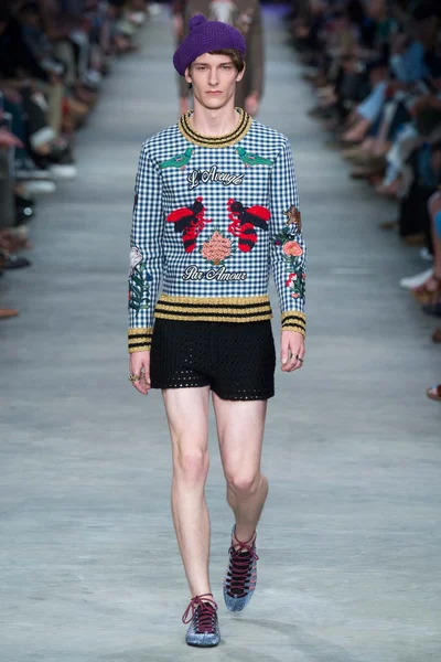 Look 43
